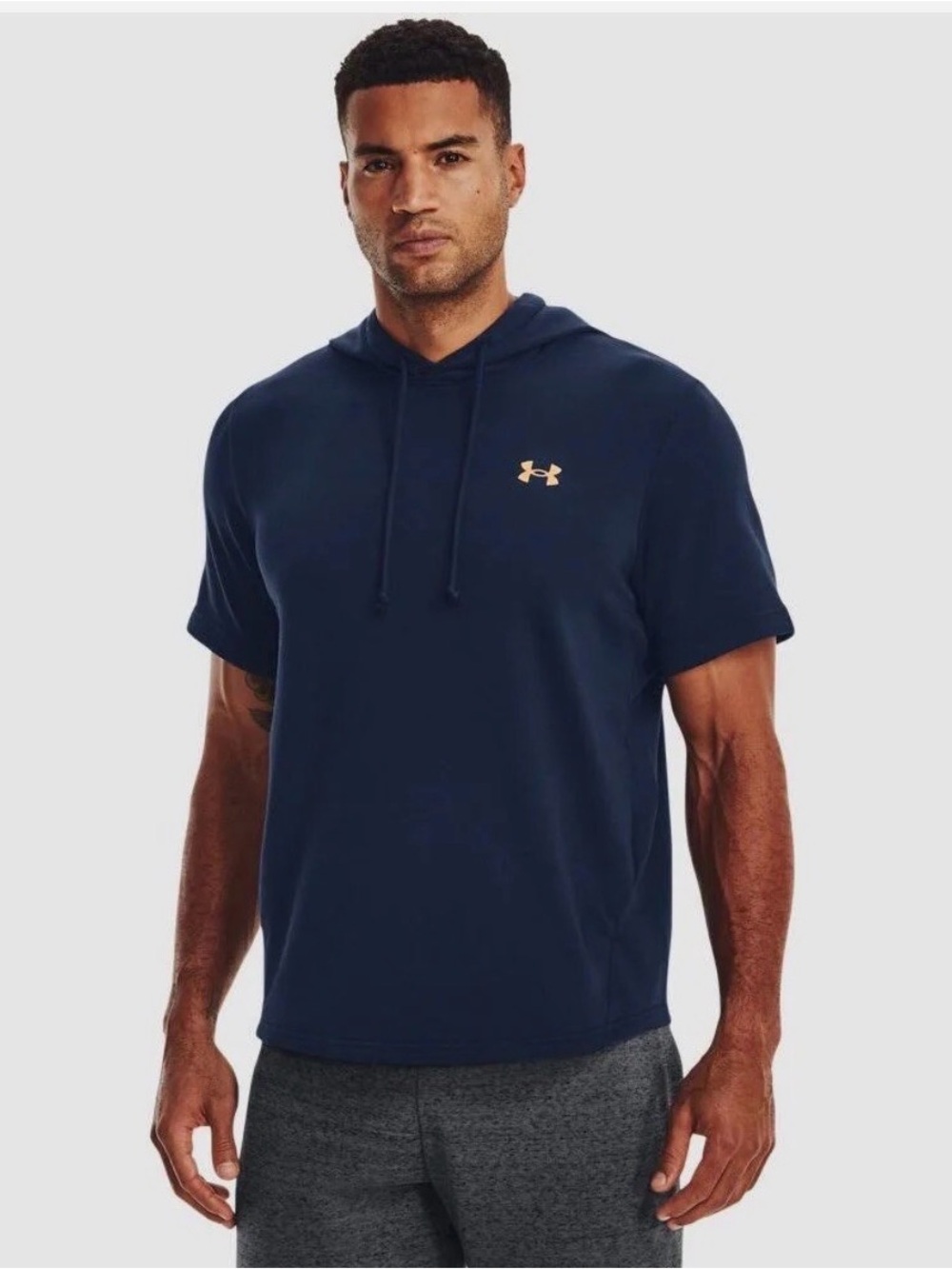 Under Armour Navy Short Sleeve Hoodie with Orange Logo Accent-men’s medium